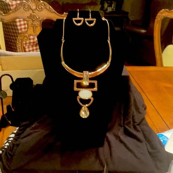 COPY - Necklace and earring set - Picture 2 of 5